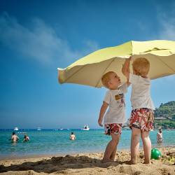 Kinderen in de zon | welke zonnebrand voor kinderen